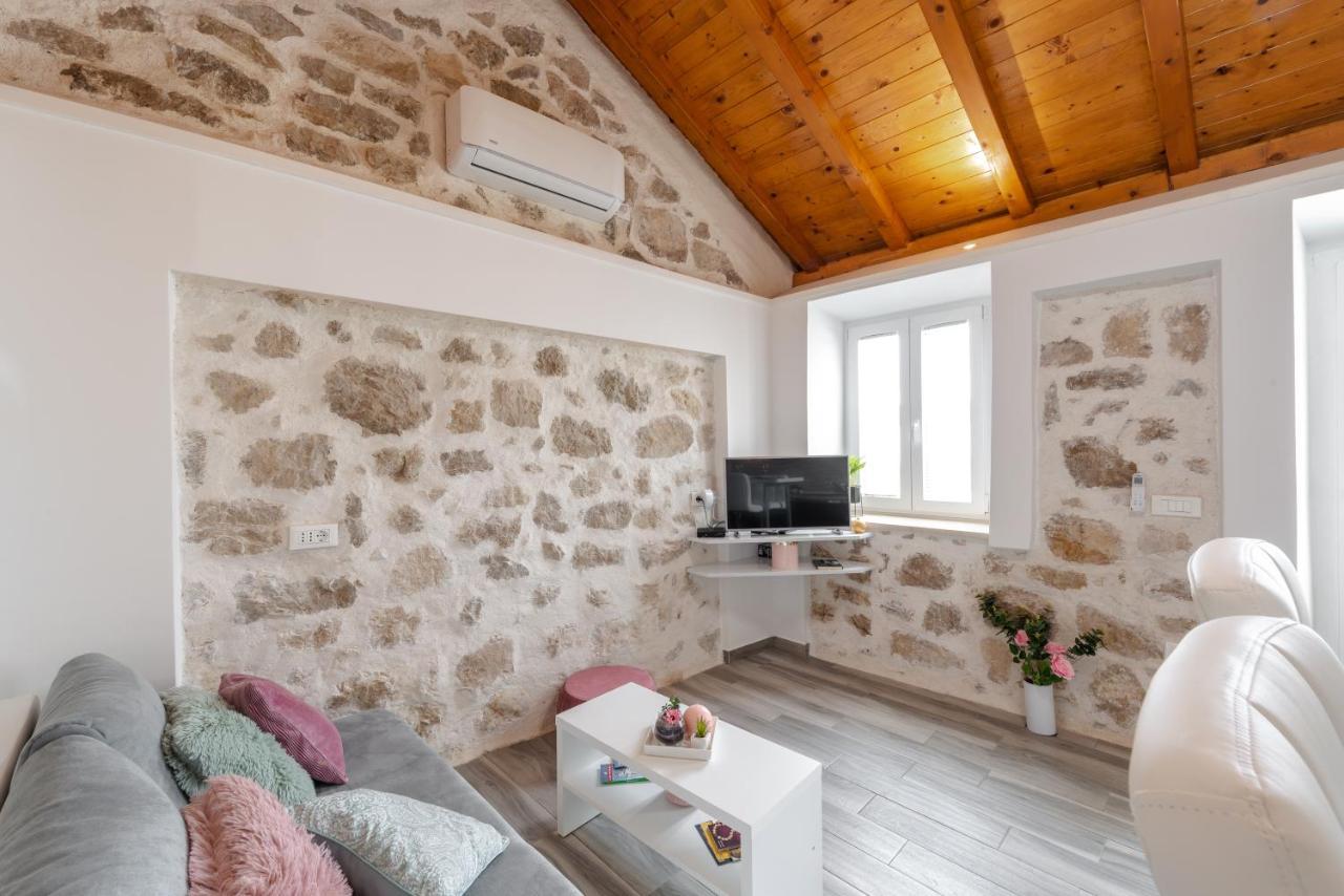Apartamento Little Stone House Buici  Exterior foto